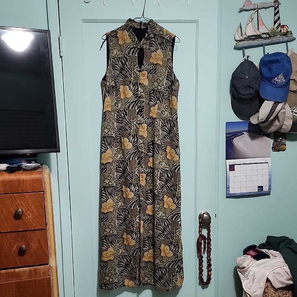 dressbarn Black and Gold Floral Maxi Dress